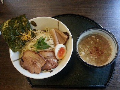 極づけ