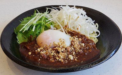 温玉ジャージャー麺