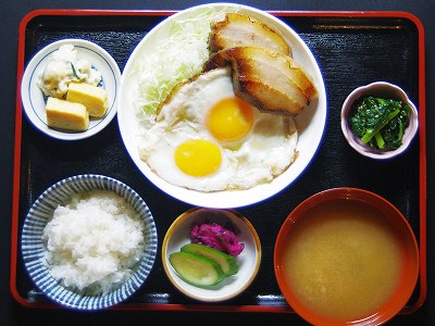 チャーシューエッグ定食