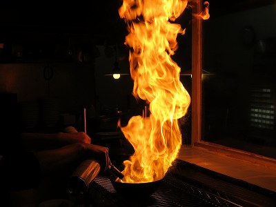丼から上がる火柱