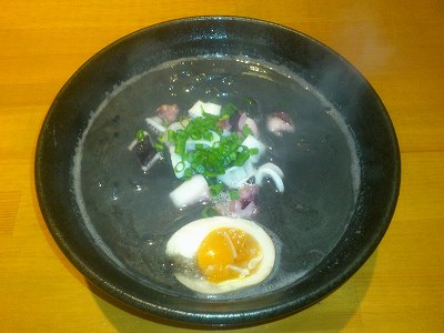 イカスミらぁめん