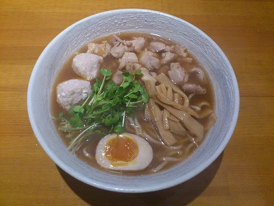 鶏煮込み醤油らぁめん