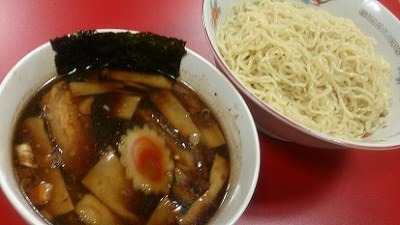 つり吉ブラックつけ麺