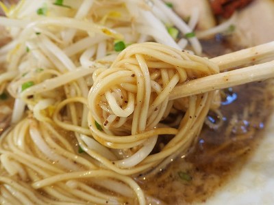 スープが絡む麺
