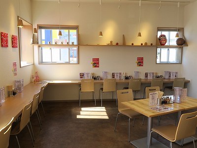 落ち着いた雰囲気の店内