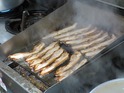 焼いているチャーシュー