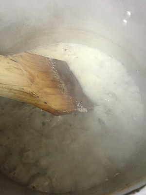 鯛白湯スープの仕込み