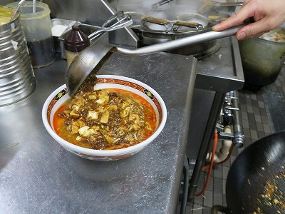 麻婆豆腐をかける