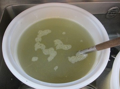 一晩寝かせる清湯スープ