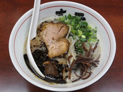 黒ラーメン
