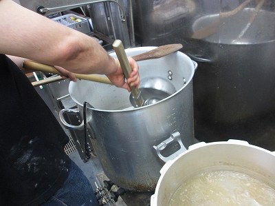 ガラとスープの移動作業