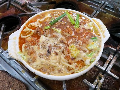 土鍋内で素材の旨味を抽出
