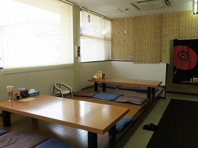 開放感ある小上がり席