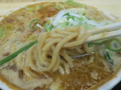 炊いたご飯を練りこんだ麺