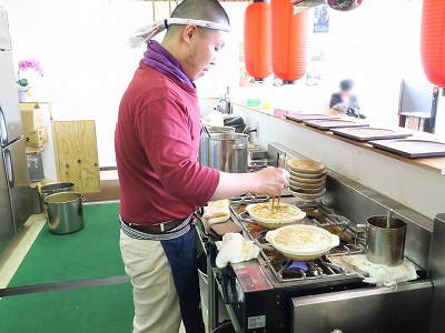 提供時に土鍋の中で調理
