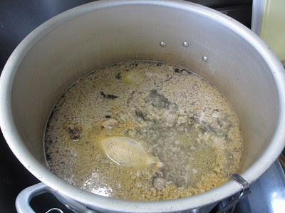 サンマを投入した寸胴