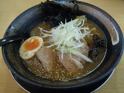 とんこつ醤油魚粉