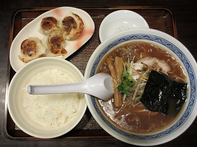 追い煮干し中華（半）一口餃子
