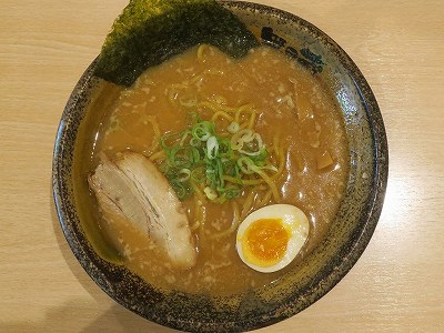 豚骨醤油らーめん