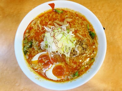 背脂担々麺