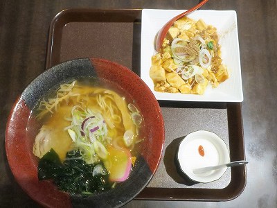 麻婆飯とらーめんのセット