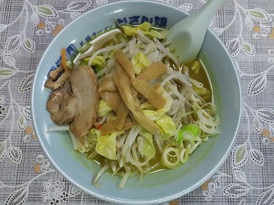 野菜とく盛ラーメン（カレー）
