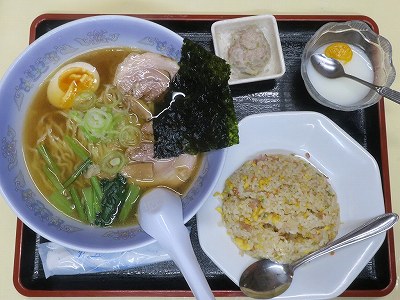 ラーメン半チャーハン