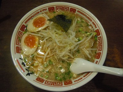 ラーメン（中）半熟煮玉子トッピング
