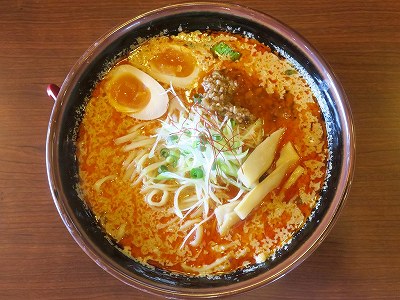 背脂担々麺