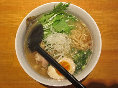 サバ節の香る鶏ダシうどん