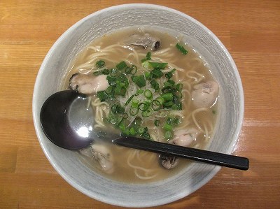 牡蠣の紹興酒蒸しらぁめん