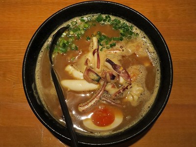 カレー麺のスパイシー海鮮カレーらぁめん