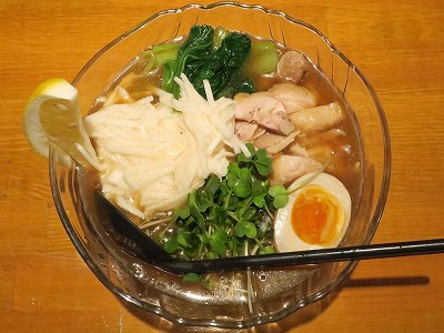小麦若葉麺の冷やし醤油らぁめん