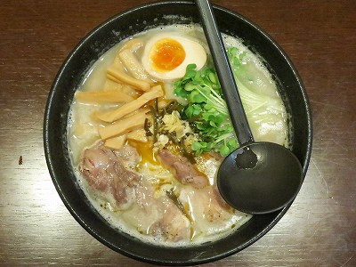 豚足鶏白湯らぁめん