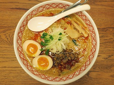 背脂担々麺