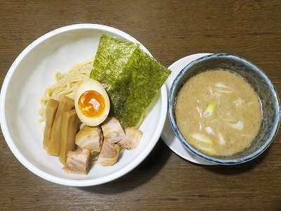 濃厚魚介豚骨つけ麺