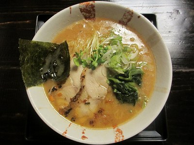 鶏白湯ラーメン
