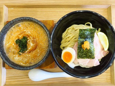 石焼うにつけ麺