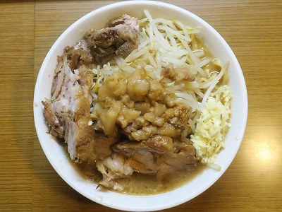 ラーメン豚マシ（ヤサイマシ）