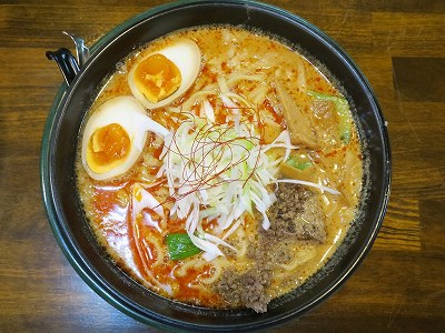 背脂担々麺