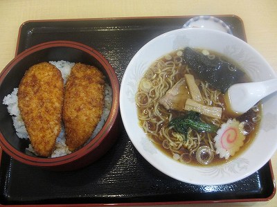 かつ重（半ラーメン）