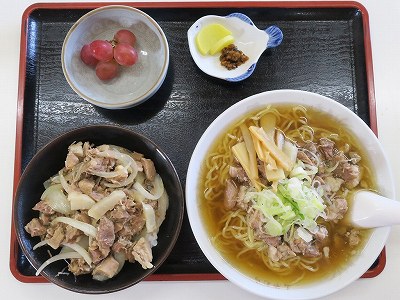 もつラーメンともつ丼セット