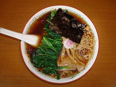 青島ラーメン(ほうれん草100円増)