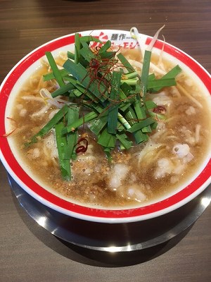 モツニラそば