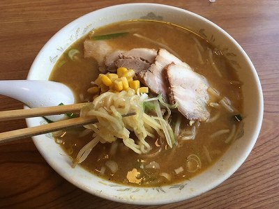 一福　みそチャーシューメンの麺リフト