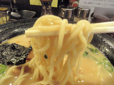 麺上げ写真