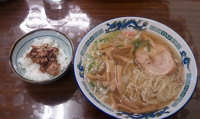 ラーメンと梅肉チャーハン